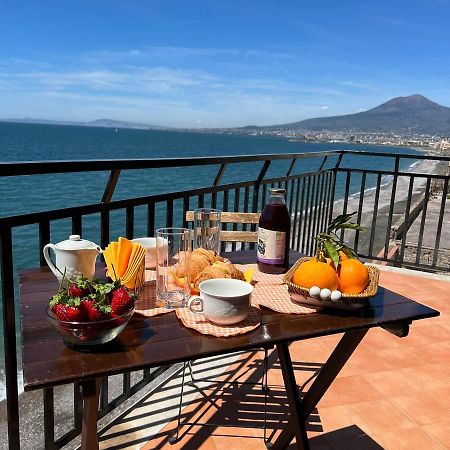 カステッランマーレ・ディ・スタービア Vip Sul Mare Bed & Breakfast エクステリア 写真