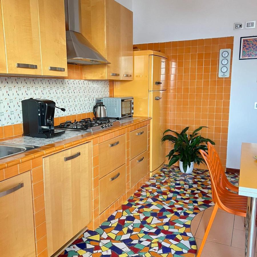 カステッランマーレ・ディ・スタービア Vip Sul Mare Bed & Breakfast エクステリア 写真