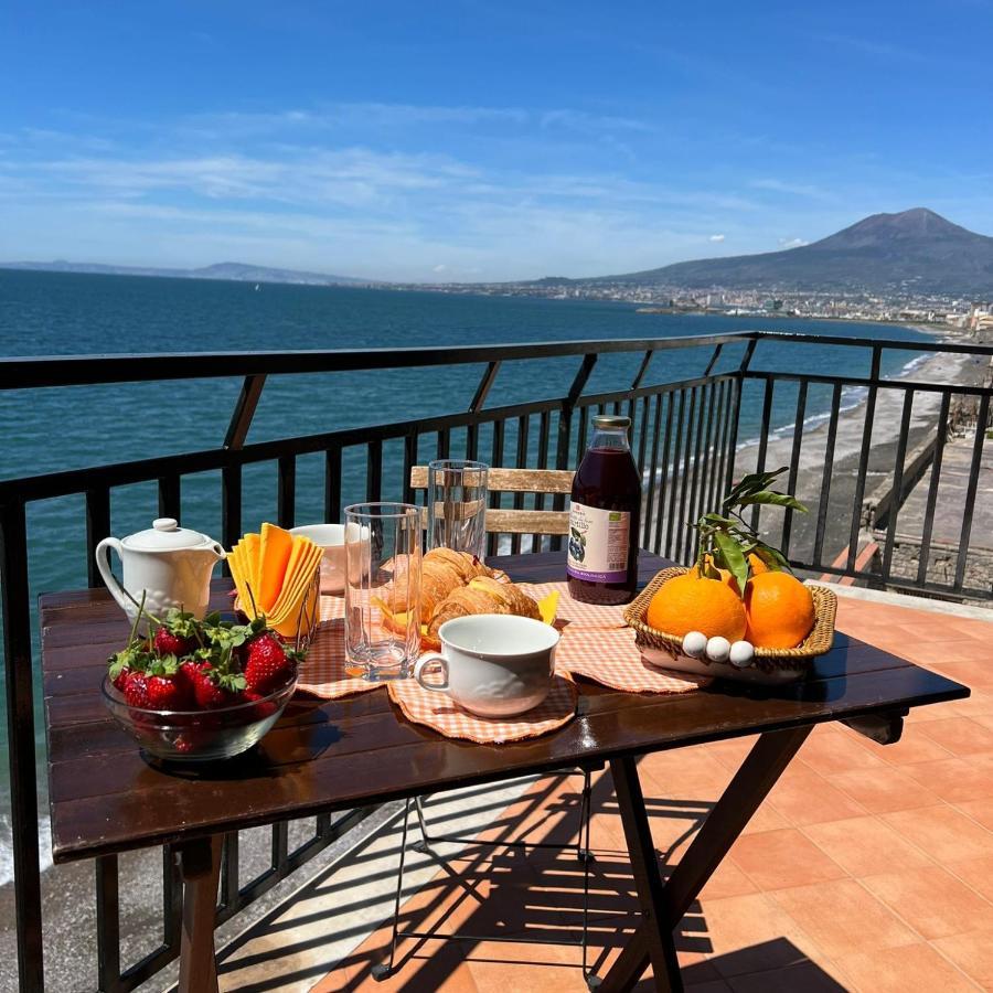 カステッランマーレ・ディ・スタービア Vip Sul Mare Bed & Breakfast エクステリア 写真